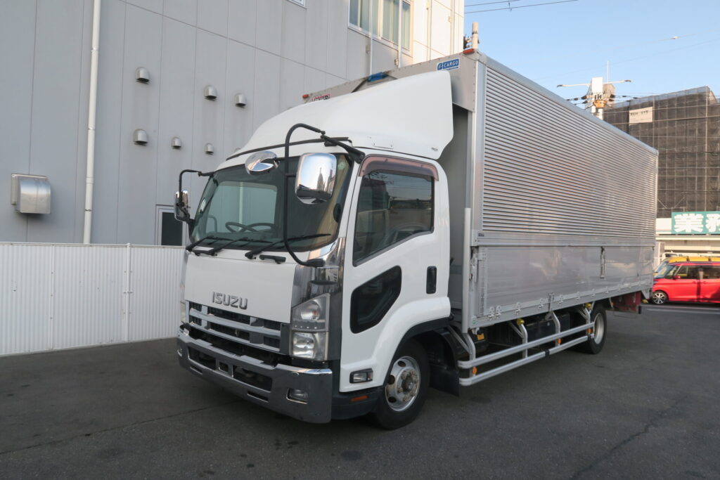 26年  6.2ワイド  キャビン塗装済み